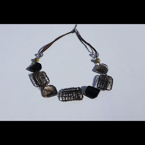 Fun fashion necklace   - Picture 2 of 4